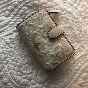 White Coach Wallet *sold*